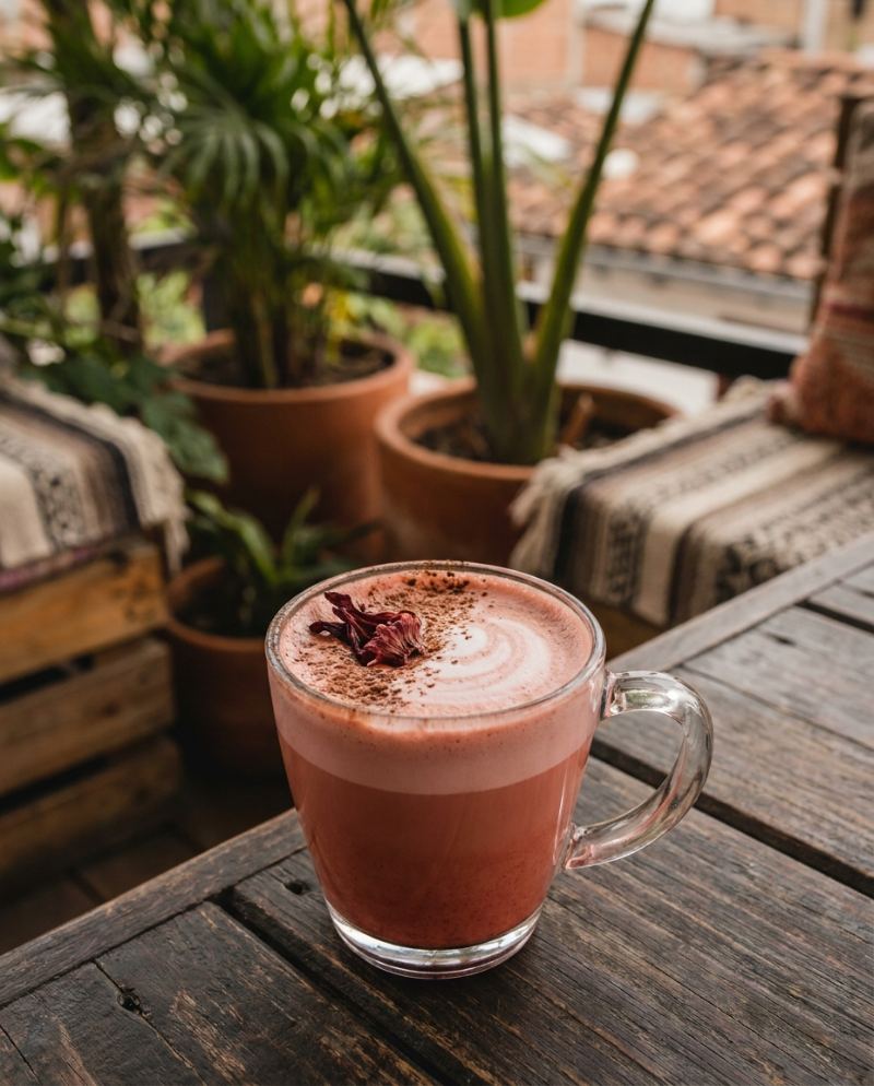 Rose cacao latte